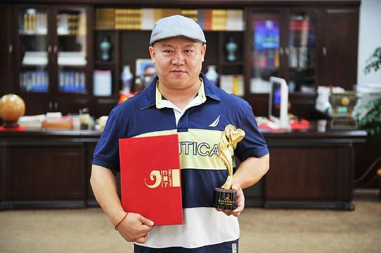 衣世雄 Shixiong Yi照片