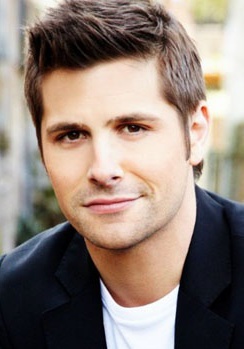 瑞恩·约翰逊 Ryan Johnson照片