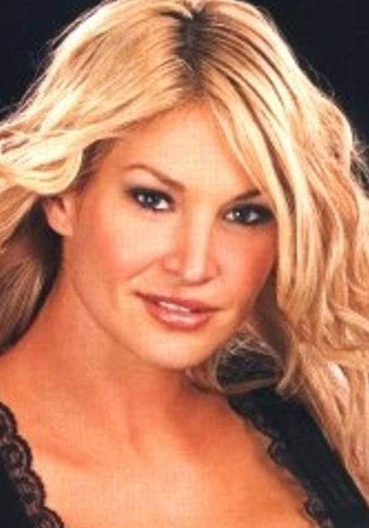 朱莉·科斯特洛 Julie Costello照片