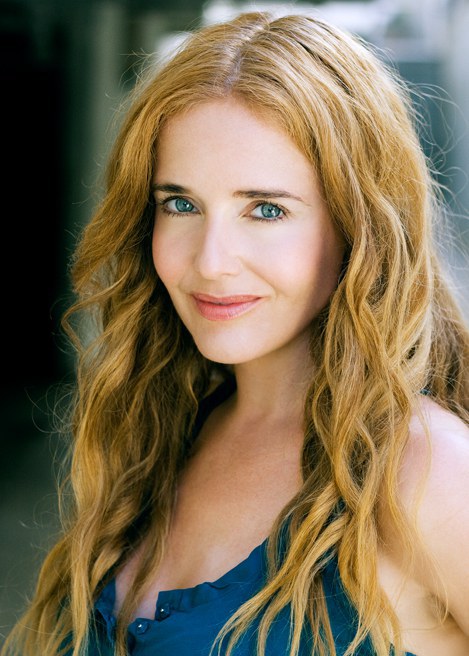 希欧班·芬恩 Siobhan Flynn照片