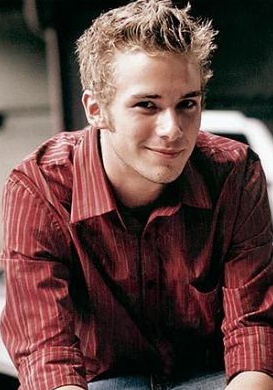 伊里斯·麦康利 Elias McConnell照片