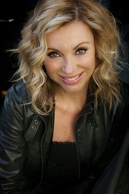 坦尼娅·纽堡尔德 Tanya Newbould照片