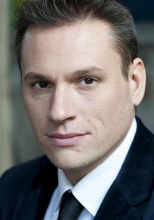 伊戈尔·昆潘 Igor Koumpan照片