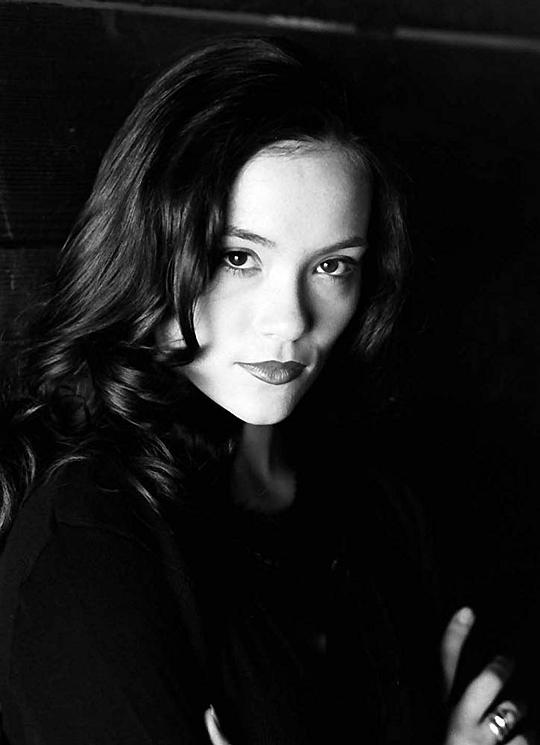 夏洛特·查顿 Charlotte Chatton照片