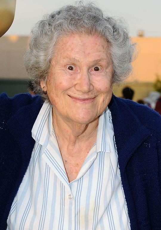 艾尔莎·瑞雯 Elsa Raven照片