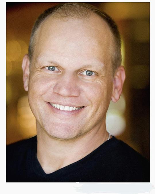 因格·内哈斯 Ingo Neuhaus照片