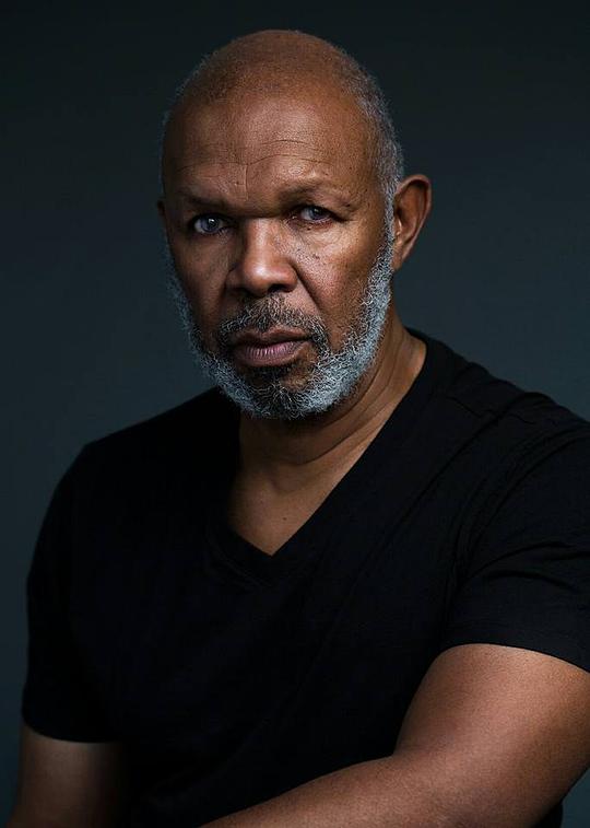 埃勒斯特·莱瑟姆 Elester Latham照片