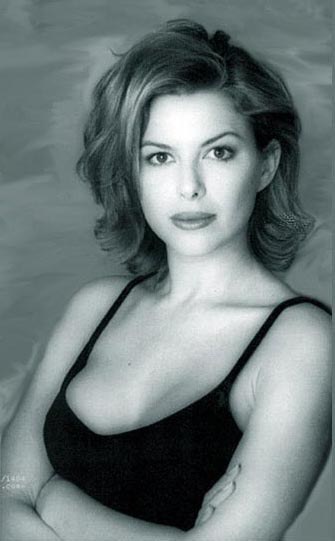 卡瑞·伍尔 Kari Wuhrer照片