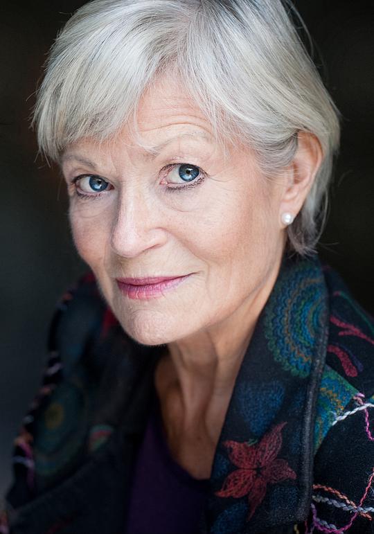 Annabel Leventon照片