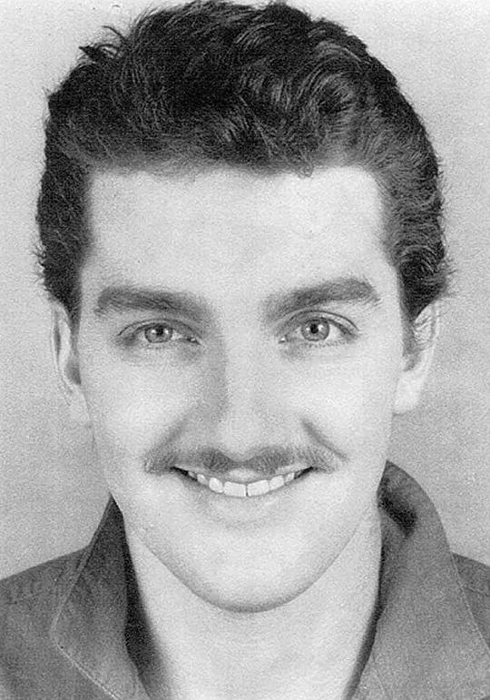 Stephen Burrows照片