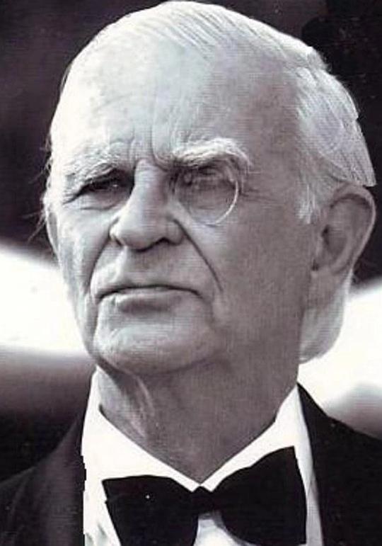 威洛比·格雷 Willoughby Gray照片