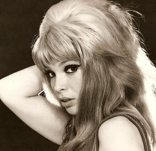 塞尔玛·蒂克索 Thelma Tixou照片