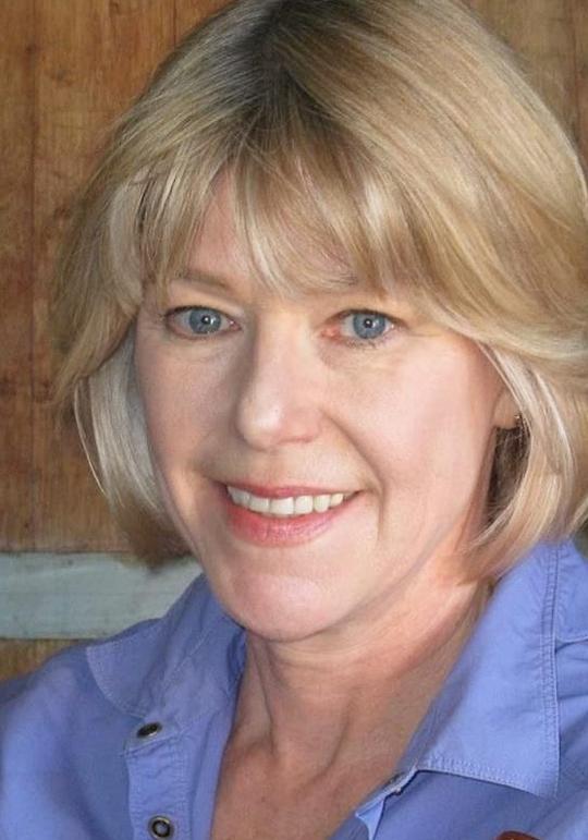 艾德里安娜·金 Adrienne King照片