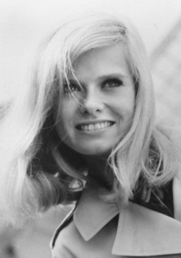 布鲁克·邦迪 Brooke Bundy照片