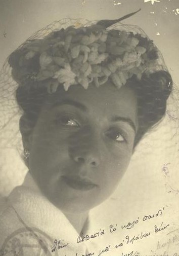 多拉·瓦拉那基 Dora Volanaki照片