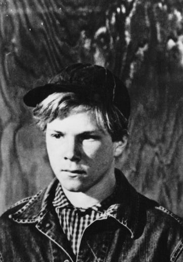 山姆·伯顿斯 Sam Bottoms照片