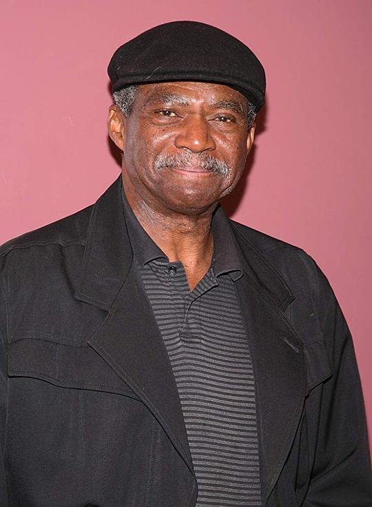 查尔斯·罗宾逊 Charles Robinson照片