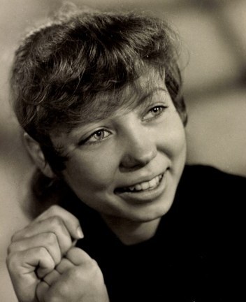 伊尔莎·帕日 Ilse Pagé照片