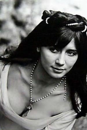 盖伊·汉密尔顿 Gay Hamilton照片