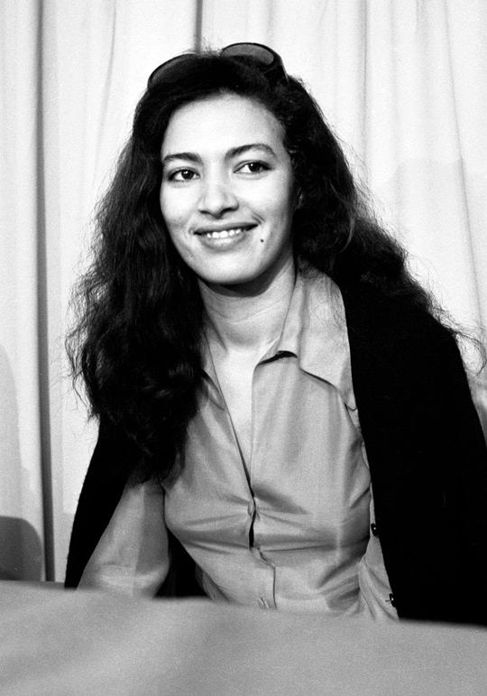 莱拉·申娜 Leila Shenna照片