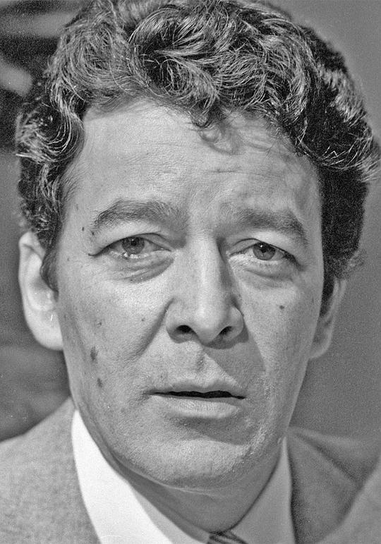 爱德华·德索萨 Edward de Souza照片