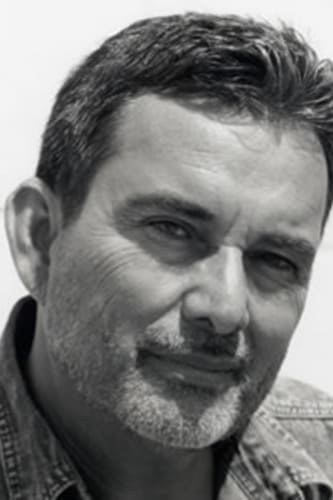 彼得·冈萨雷斯·法尔孔 Peter Gonzales Falcon照片