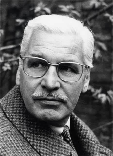 弗里德里·希肖恩菲 Friedrich Schoenfelder照片