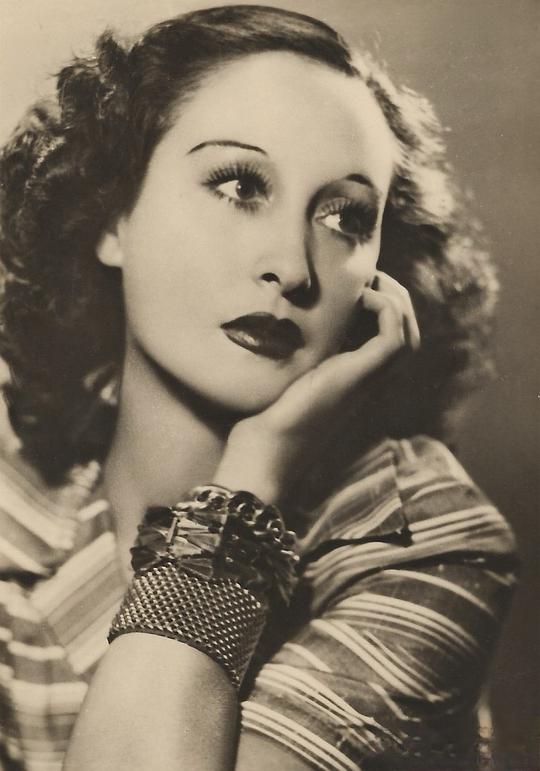 克拉拉·卡拉马伊 Clara Calamai照片