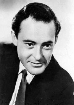 特伦斯·亚历山大 Terence Alexander照片