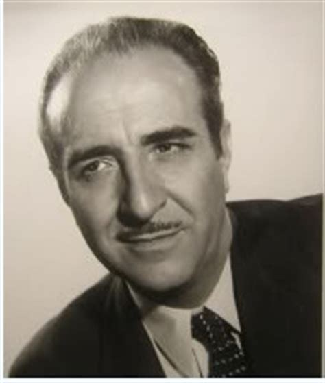 卡洛斯·蒙塔尔万 Carlos Montalbán照片