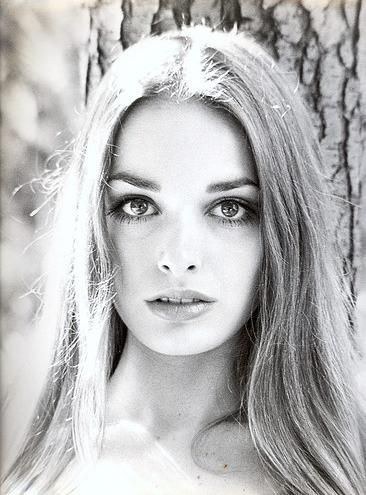 艾德丽安·拉鲁萨 Adrienne Larussa照片