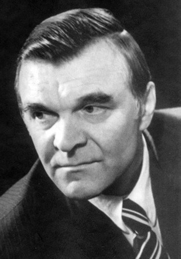 尤里·邦达列夫 Yuri Bondalev照片