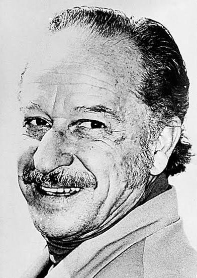 潘科·科尔多瓦 Pancho Córdova照片