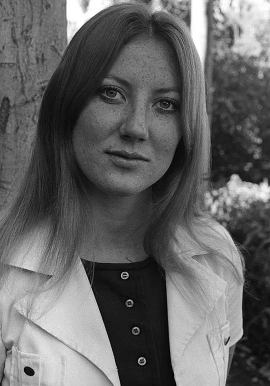 劳拉·海佩 Laura Hippe照片