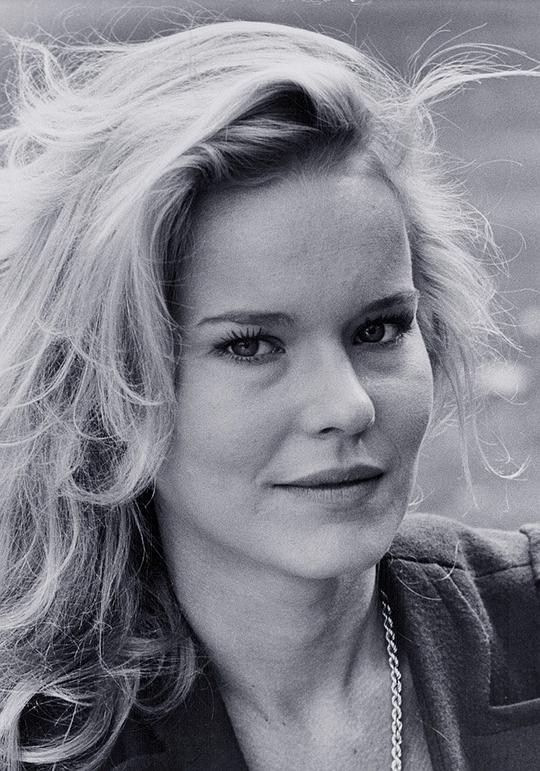 琳达·海恩斯 Linda Haynes照片