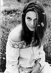 蕾·泰勒-杨 Leigh Taylor-Young照片