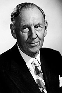 巴兹尔·勒伊斯达尔 Basil Ruysdael照片