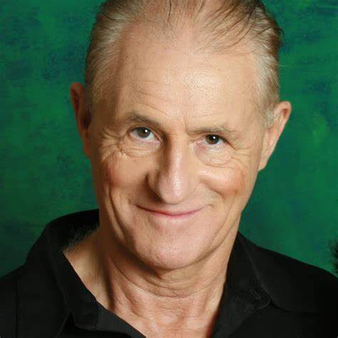 朱利安·沙格兰 Julian Chagrin照片