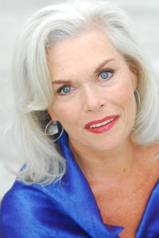 安妮·巴顿 Anne Barton照片