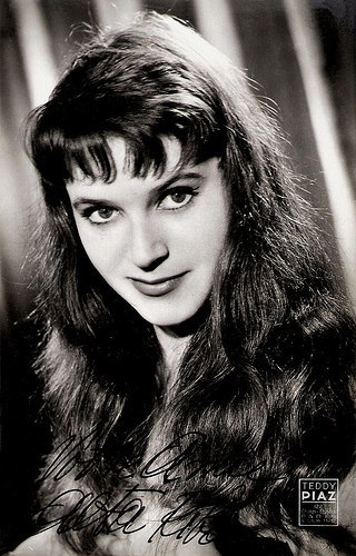 贝亚特丽斯·阿尔塔里巴 Béatrice Altariba照片