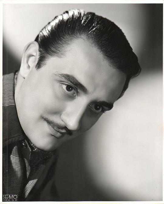 恩里克·兰巴尔 Enrique Rambal照片