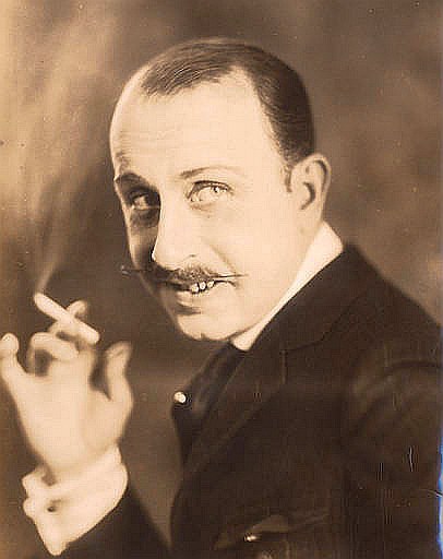 斯图尔特·霍姆斯 Stuart Holmes照片