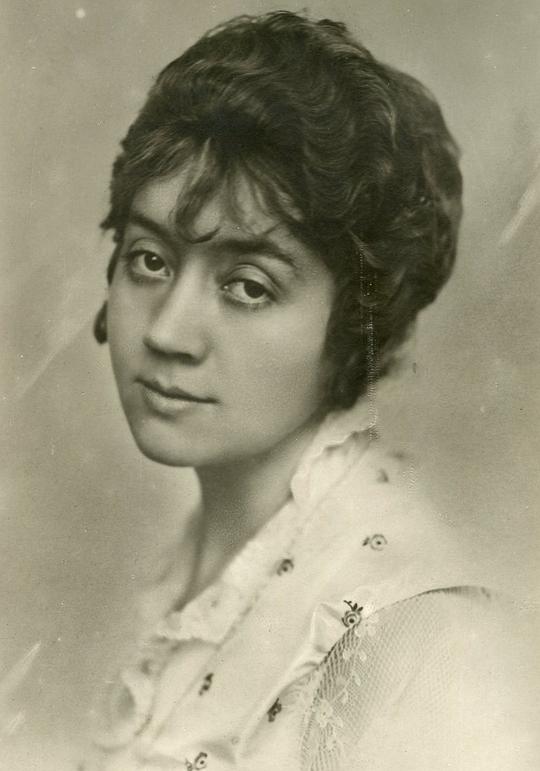 纳伊玛·维夫斯特兰德 Naima Wifstrand照片