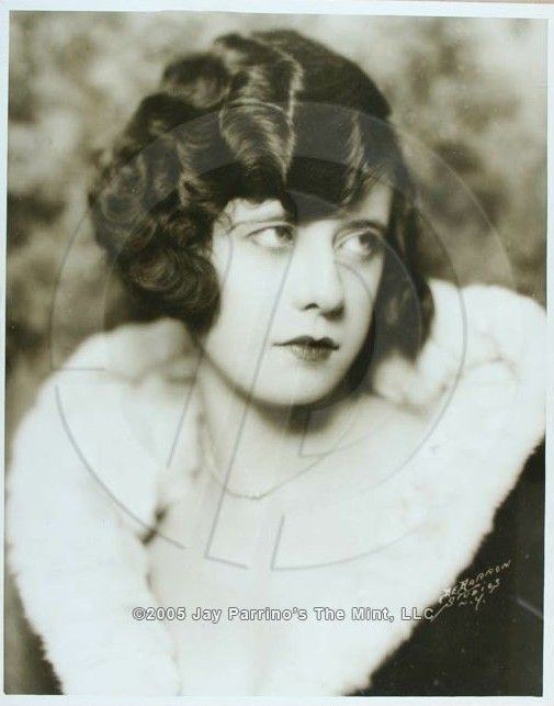 鲁思李 Ruth Lee照片