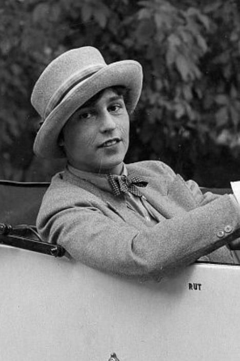 露丝·兰茨霍夫 Ruth Landshoff照片