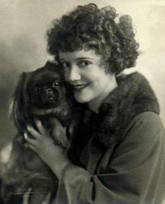 露丝·德怀尔 Ruth Dwyer照片