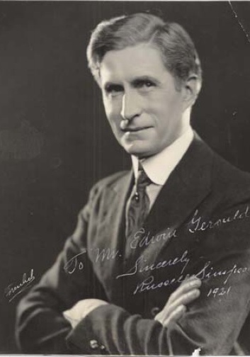 拉塞尔·辛普森 Russell Simpson照片