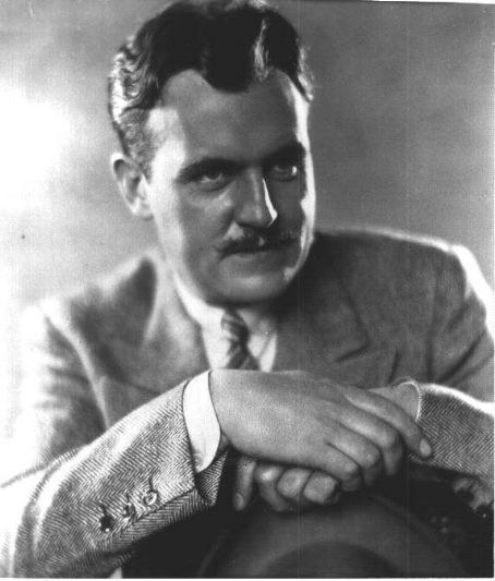 沃尔特·麦克格莱尔 Walter McGrail照片