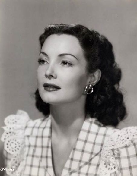 奥德丽·扬 Audrey Young照片