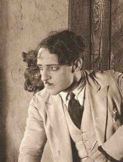 Clarence Burton照片